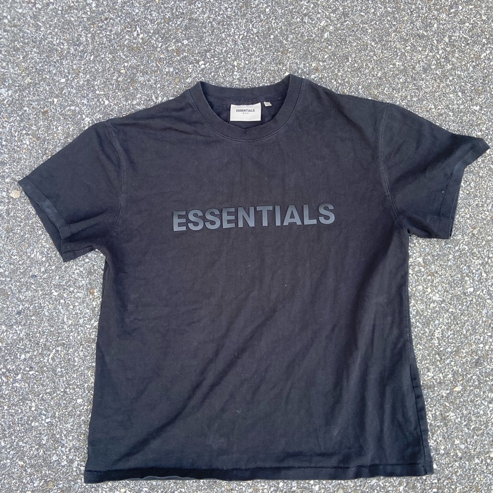 Essential spell out tee